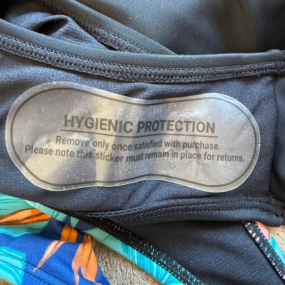 NWT Cupshe Blue Tropical Floral & Black Halter Top One Piece Swimsuit Size M - Picture 10 of 13